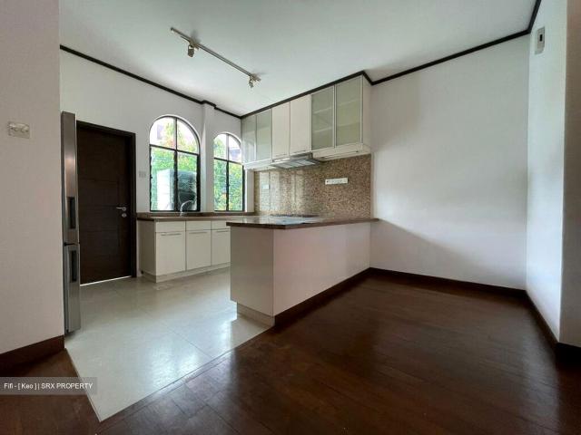 Espana D11, Condominium