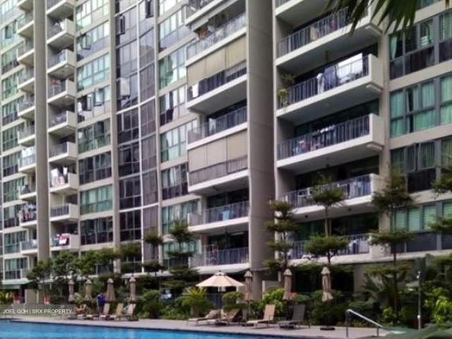 Esparina Residences D19, Condominium
