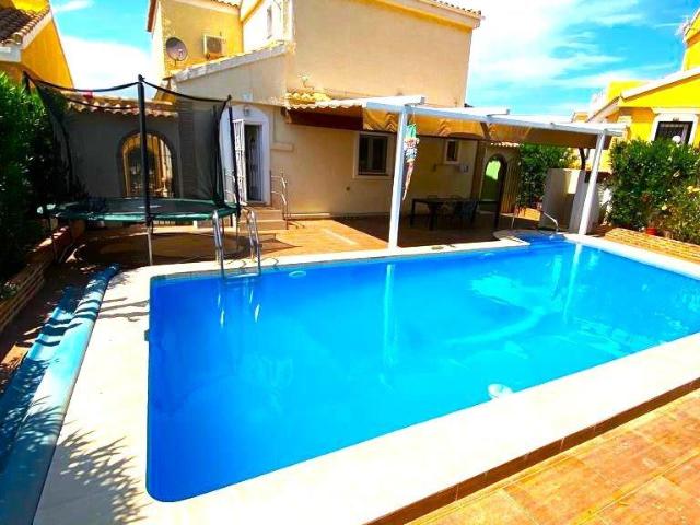 España Alicante Villa con vistas a la piscina 130m² Santa pola
