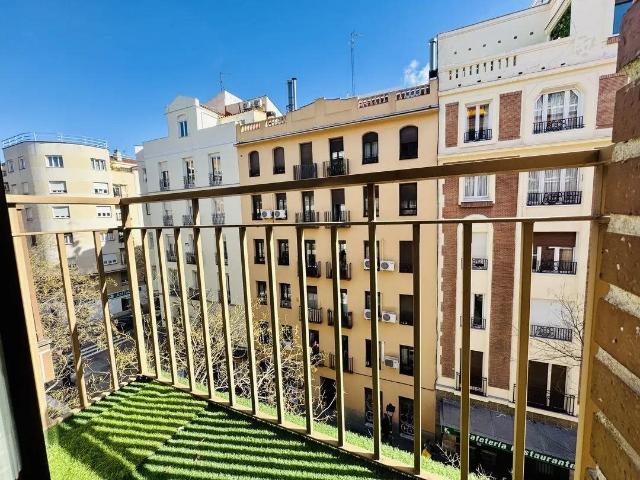 Espectacular 4º Exterior con Garaje en el Barrio de Salamanc. 95m² Madrid