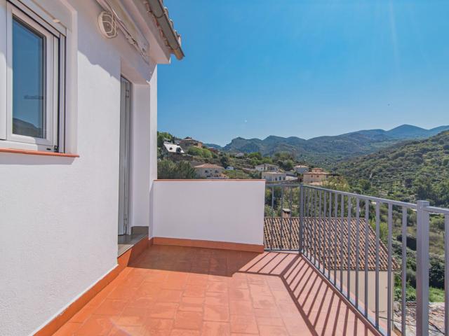 ESPECTACULAR CASA TOTALMENTE REFORMADA
