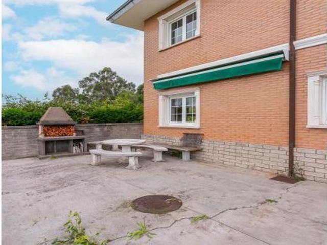 ¡Espectacular Casa Unifamiliar de 6 hab. con Sauna y Finca de más de 5.000 m2!