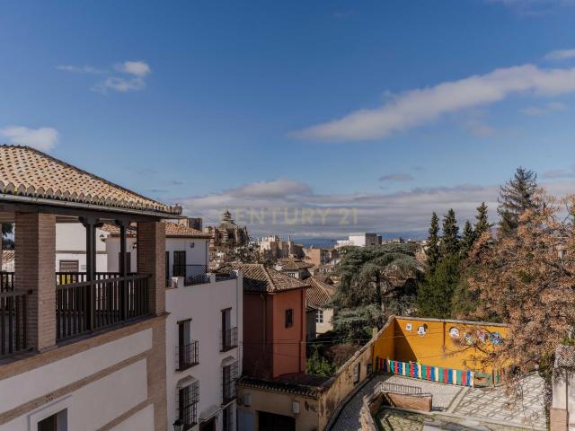 Espectacular Casa unifamiliar renovada en Granada, a los pies de la Alhambra