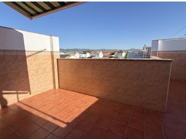 Espectacular casa con buhardilla, bodega con chimenea y terraza con vistas a la