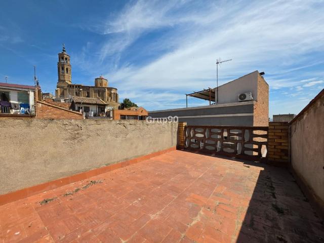 Espectacular casa de 567 m2 con infinitas posibilidades en Almenar