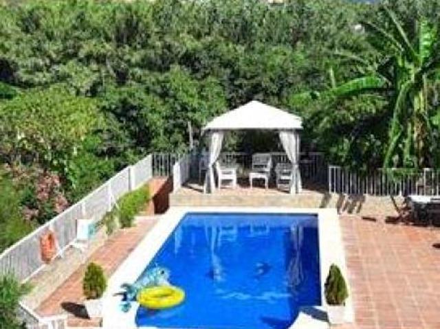 ESPECTACULAR CASA DE CAMPO CON 6 HABITACIONES Y PISCINA PRIVADA