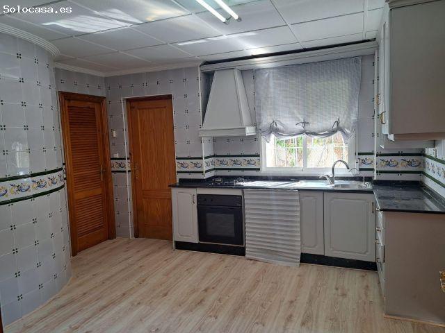 Espectacular Casa de Campo con Amplia Parcela y Comodidades Exclusivas