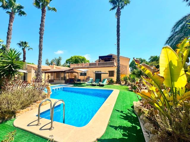 Espectacular casa de campo en Daimes Elche con piscina privada 1322LM Marco Villas inmobiliaria en Guardamar del Segura
