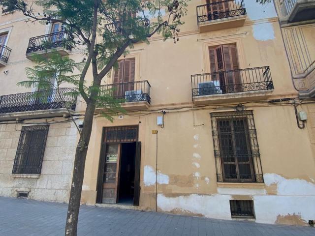 Espectacular casa del siglo XIX, con jardín interior de 80m2