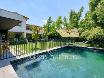 Espectacular Casa en Valle de la Dehesa, dentro de condominio, seguridad 24/7, remodelada