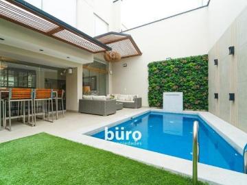 ESPECTACULAR CASA EN VENTA DE 5 DORMITORIOS EN MIRAFLORES