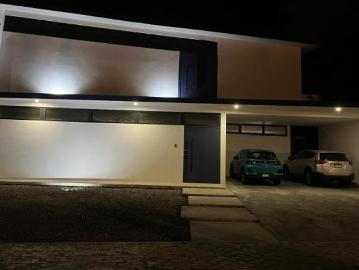 ESPECTACULAR CASA EN VENTA DE DISEÑO PLAYA DEL CARMEN FVC 2652