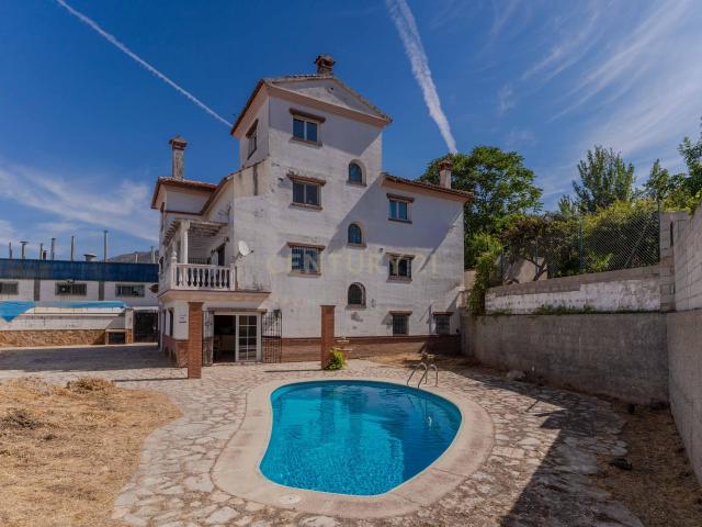 ESPECTACULAR CASA EN ALFACAR, CON JARDÍN Y PISCINA