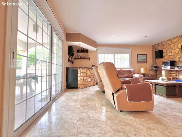 Espectacular casa independiente con piscina, suelo radiante y vistas a la montaña
