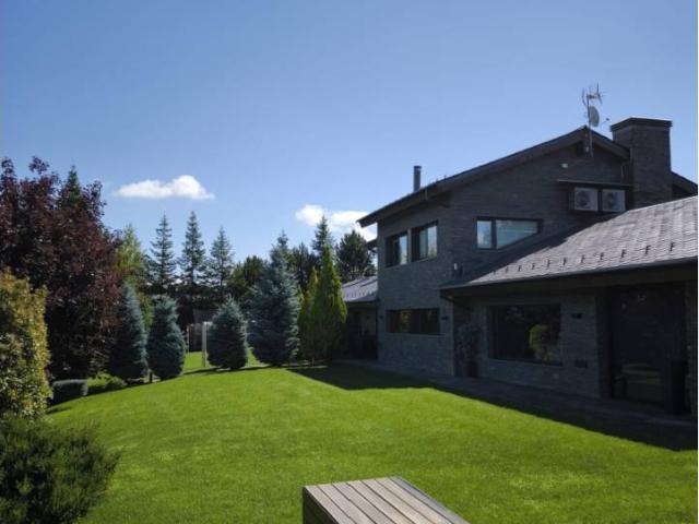 Exclusiva casa de ensueño en La Cerdanya – Con piscina climatizada y máxima privacidad