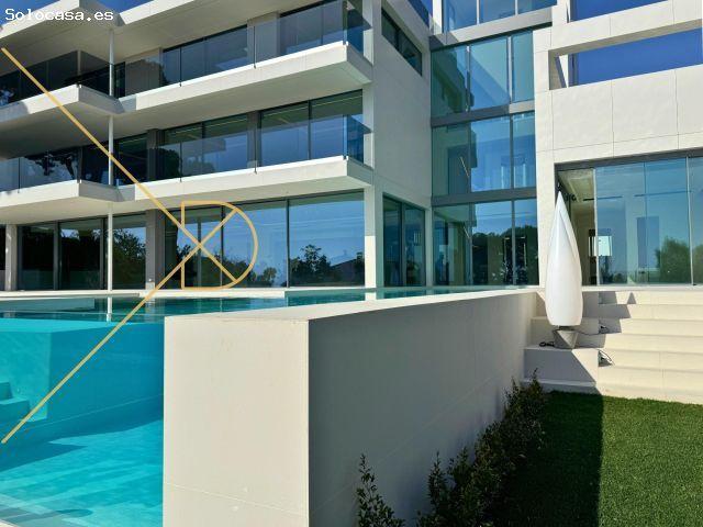 Espectacular casa moderna a estrenar de 1.300m2 con fantásticas vistas a mar. Pedralbes