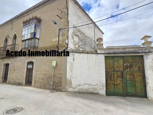 Espectacular Casa Palacio del siglo XVI en el corazón histórico de Brozas Cáceres