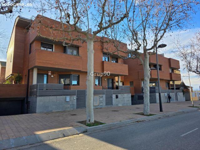 Espectacular Casa Pareada de 280 m2: Espacio, Diseño y Eficiencia Energética