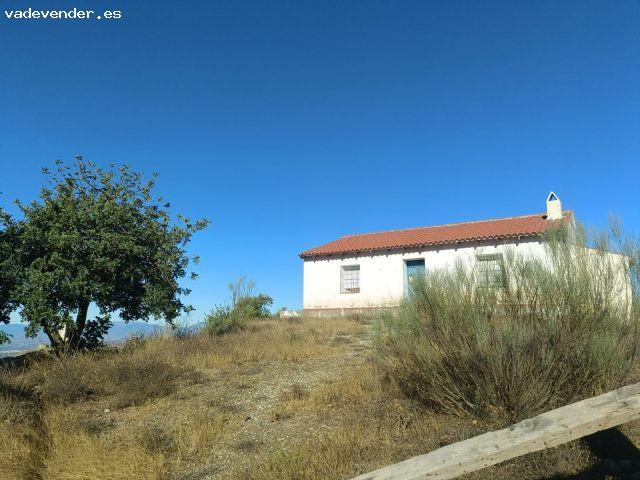 Espectacular casa rural semi reformada al lado de la Ermita de los Verdiales. Puerto de la Torre