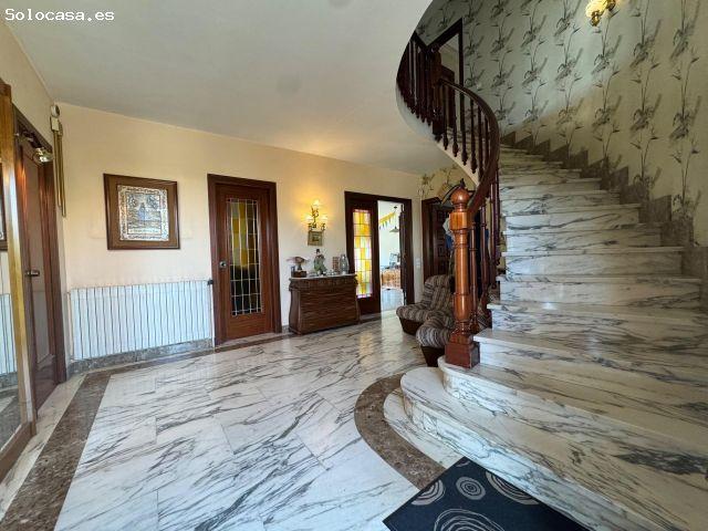 Espectacular casa señorial en Cervera con 700 m2 construidos, gran jardín con piscina, posibilidad t