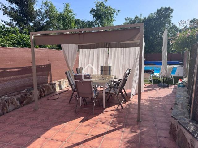 ✨ Espectacular chalet adosado con piscina y jardín – espacio, privacidad y calidad de vida en la Sierra de Madrid ✨