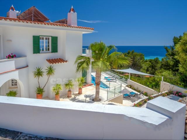 Espectacular chalet con licencia y vistas al mar en Santo Tomás