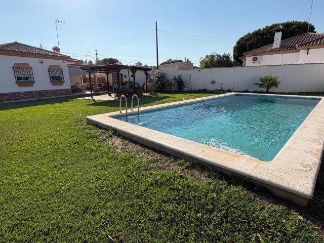Espectacular Chalet con piscina en el Coto de la Campa Chiclana