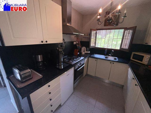 ESPECTACULAR CHALET CON PISCINA Y BARABACOA EN PLA DE CORRALS, SIMAT