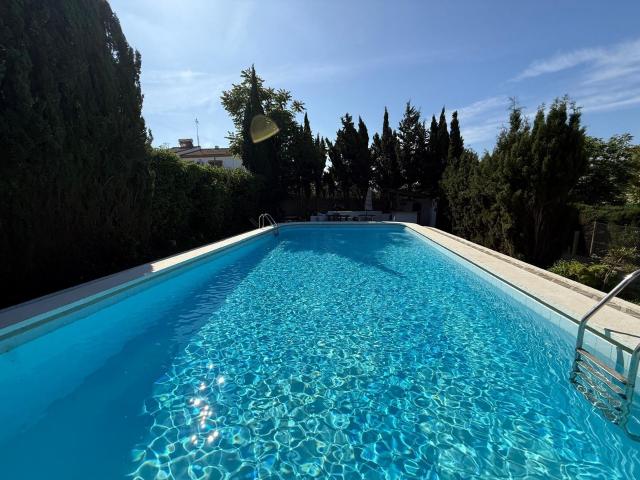 Espectacular Chalet con Piscina y Gran Parcela en Casería Rojas – Mollina Antequera