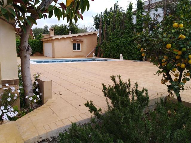 ESPECTACULAR CHALET EN BUÑOLA