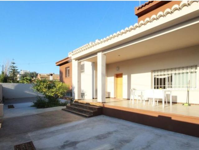 ESPECTACULAR CHALET EN EL VEDAT DE TORRENT