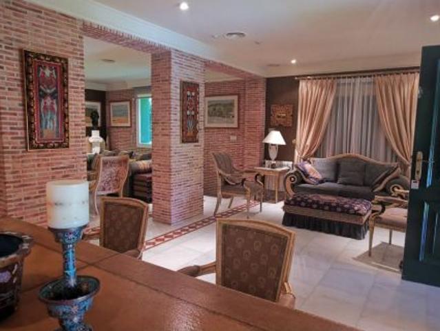 ESPECTACULAR CHALET EN PEÑA LAS AGUILAS