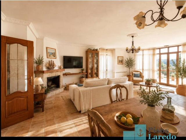 ESPECTACULAR CHALET INDEPENDIENTE !