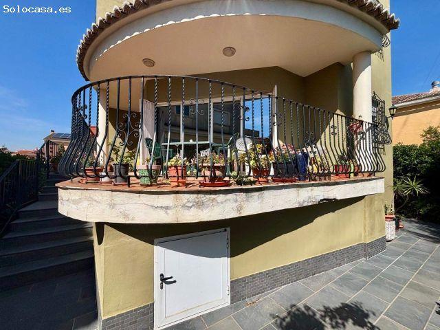 ? Espectacular Chalet Independiente con Gran Jardín a 10 minutos caminando de la Playa – Daimúz, Val