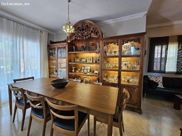 Espectacular chalet independiente con piscina, 800m2 de parcela y orientación sur en Pinares de San