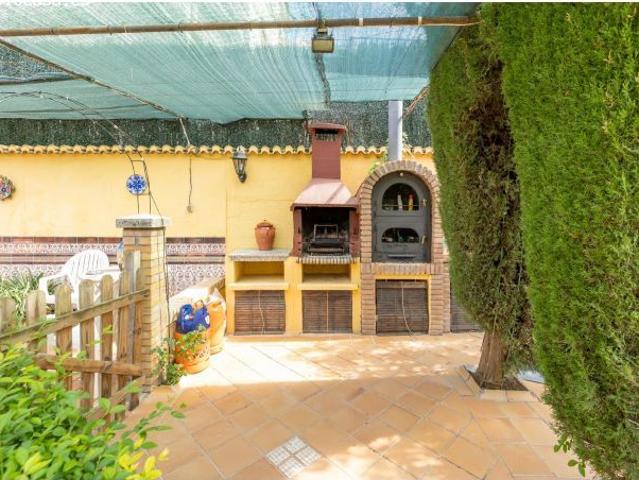 Espectacular chalet independiente con piscina en Alfacar