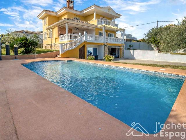 Espectacular chalet independiente con piscina en Vinaròs