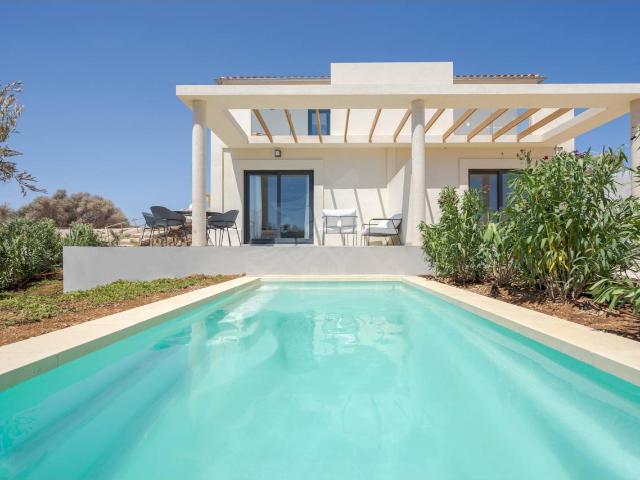 ESPECTACULAR CHALET PAREADO