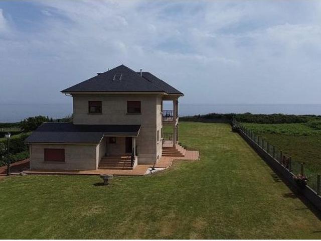 ESPECTACULAR CHALET PREMIUM CON VISTAS PANORÁMICAS AL MAR CANTÁBRICO EN NOIS FOZ