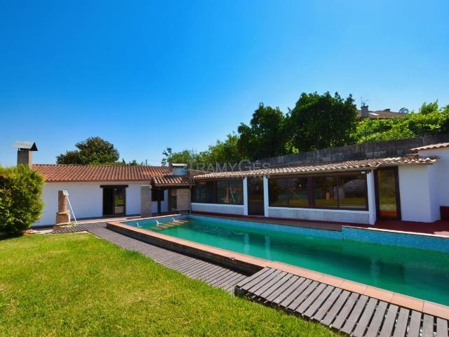 ESPECTACULAR CHALET REFORMADO EN ANTA AREAS TUI CON PISCINA