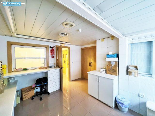 Espectacular Clínica en La Rambla Convertible en Vivienda