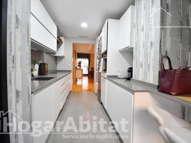 ¡ESPECTACULAR! AMPLIO Y MODERNO EN RESIDENCIAL CON PISCINA, TERRAZA Y GARAJE