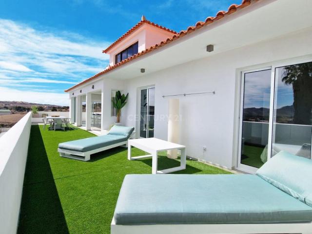 Espectacular Andar de Moradia T4 com Vista para o Mar e Pico. 145m² Porto Santo