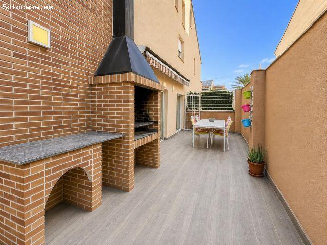 ESPECTACULAR ADOSADO DE DISEÑO TOTALMENTE REFORMADO CON PISCINA PRIVADA, GARAJE XXL, BUHARDILLA Y VI