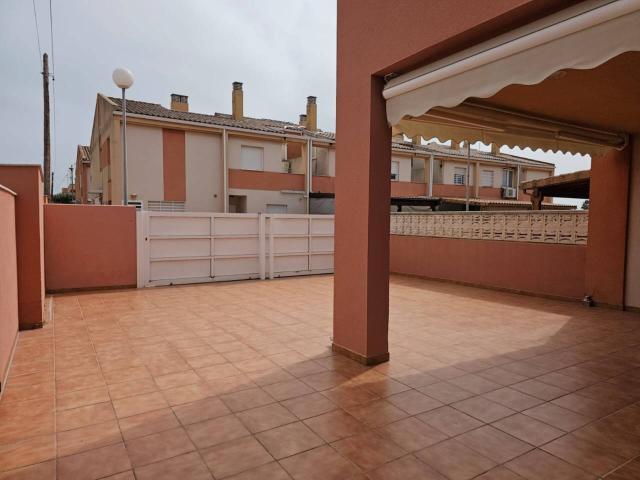 espectacular adosado pareado para entrar a vivir 3 habitaciones 2 baños