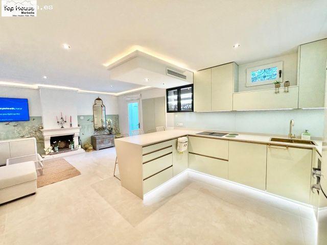 ESPECTACULAR ADOSADO RECIEN REFORMADO EN UNA URBANIZACIÓN MUY DEMANDADA EN LA ZONA DE GUADALMINA BAJ