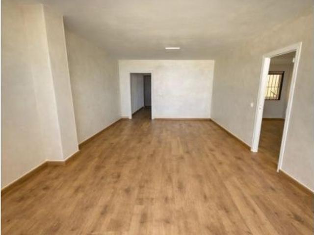 Espectacular Apartamento Reformado en Primera Linea Playa de los Locos, Torrevieja