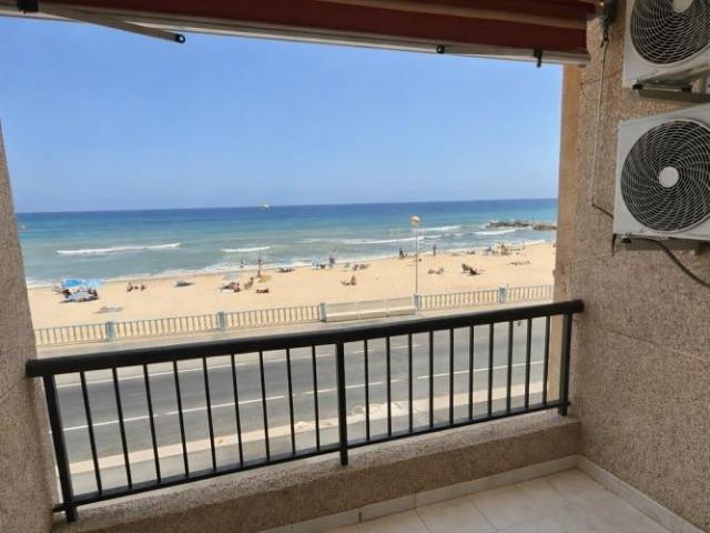 Espectacular Apartamento Reformado en Primera Linea Playa de los Locos, Torrevieja
