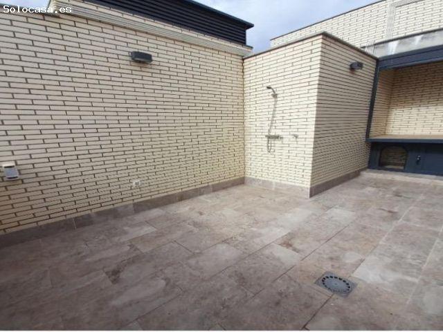 ESPECTACULAR ÁTICO CON GARAJE, TRASTERO Y TERRAZA EN UN EDIFICIO SEMI NUEVO