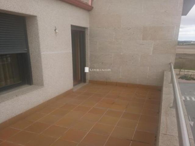 Espectacular Ático con Terraza de Alta Gama en AREVALO, 4 Dormitorios, Garaje y Trastero